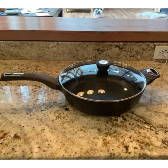12Inch Large Skillet Nonstick Deep Frying Pan with Lid - Picture 3 of 3